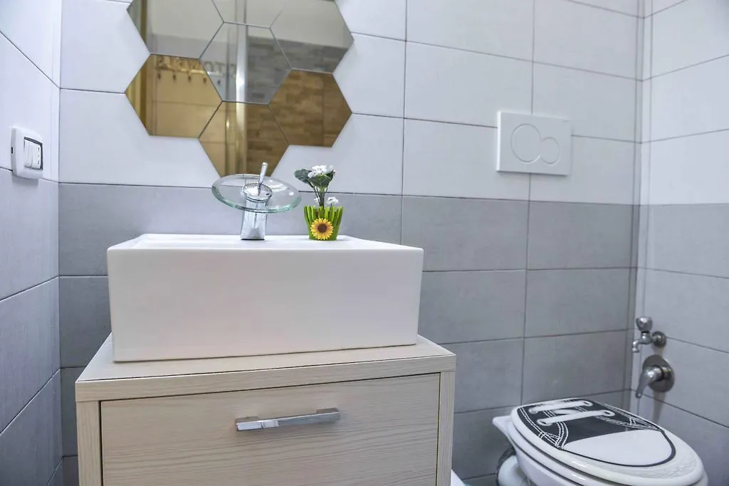 Four Season Termini Apartment Rome